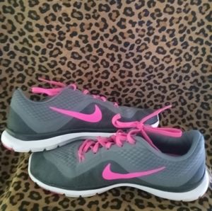 Nike 8.5 Women's